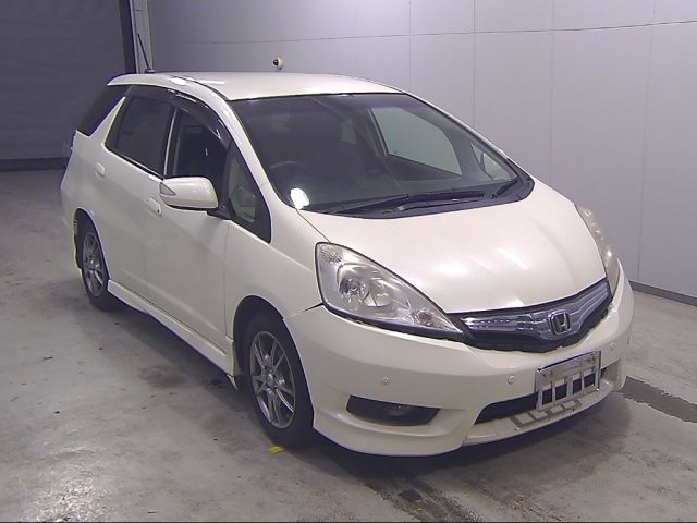 19161 Honda Fit shuttle GP2 2011 г. (Honda Tokyo)